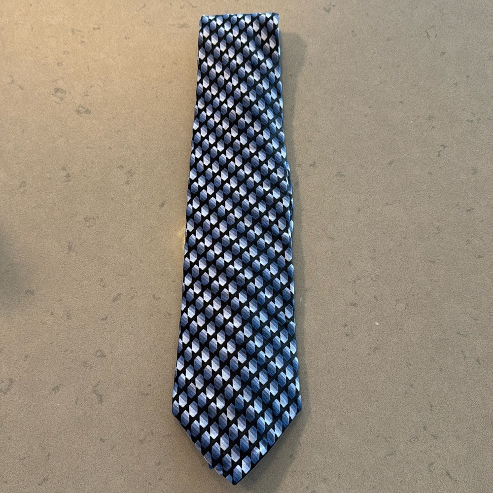 Trendy Geometric Jones New York tie - worn once